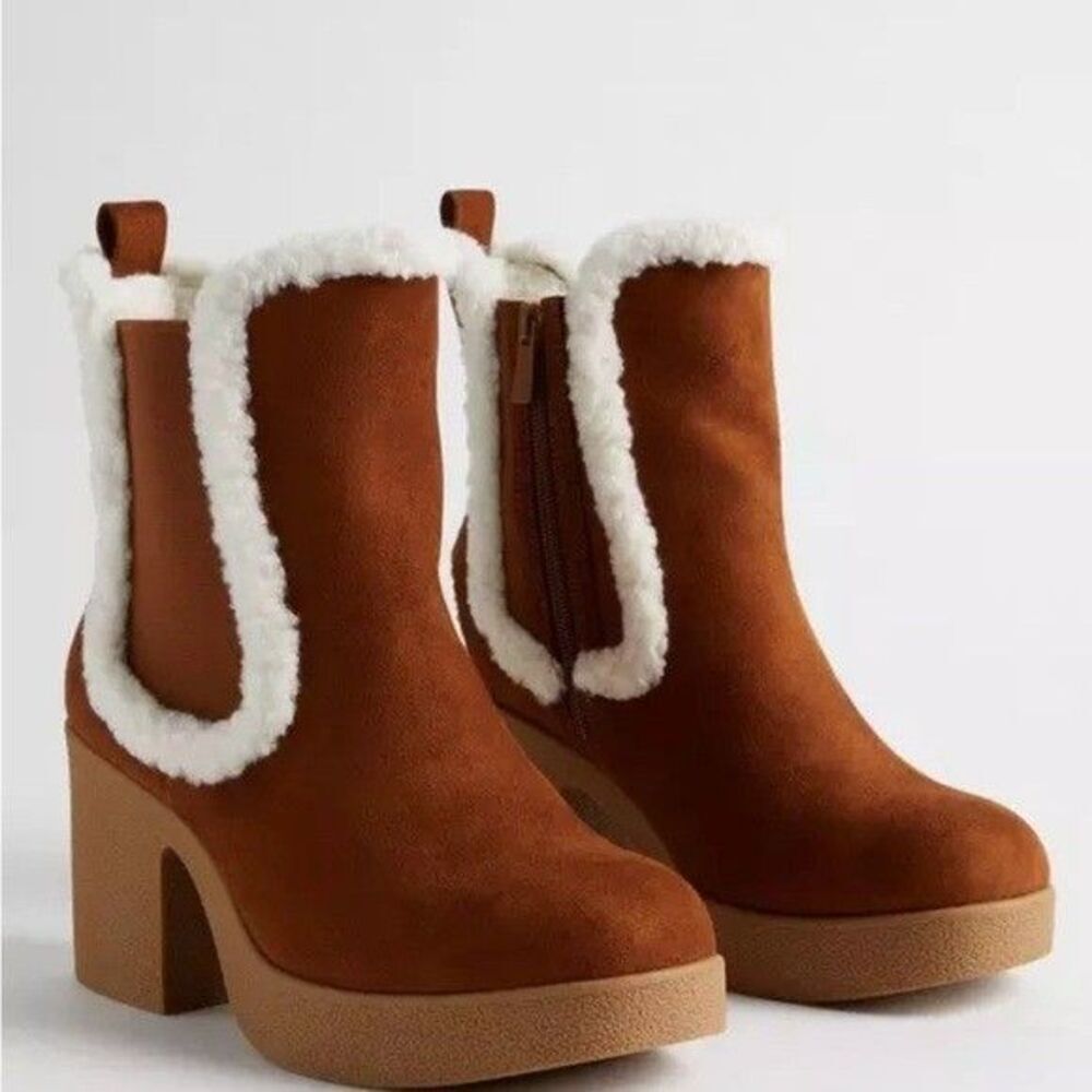 Brown Faux Suede Block Heel Ankle Boots With Faux Fur Trim & Side Zipper size 11